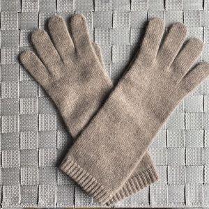 Tahari 100% Cashmere Gloves
